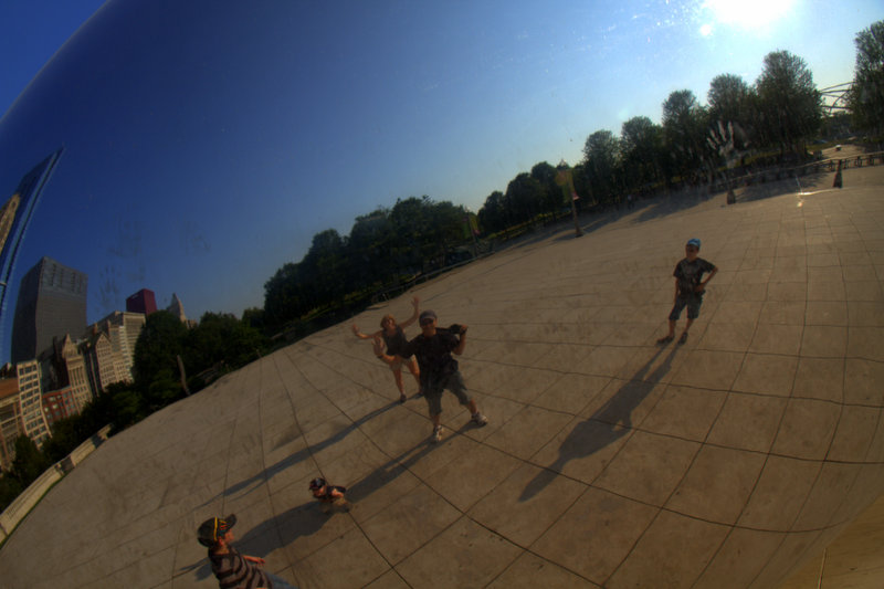 Forcement, tout le monde s'amuse dans la surface miroitante