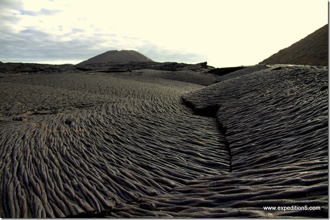 Des motifs de lave durcie impressionnants -  Galapagos, Equateur.