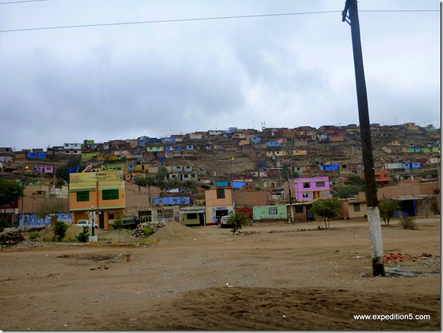 Ah un peu de couleur dans ce désert, Pérou